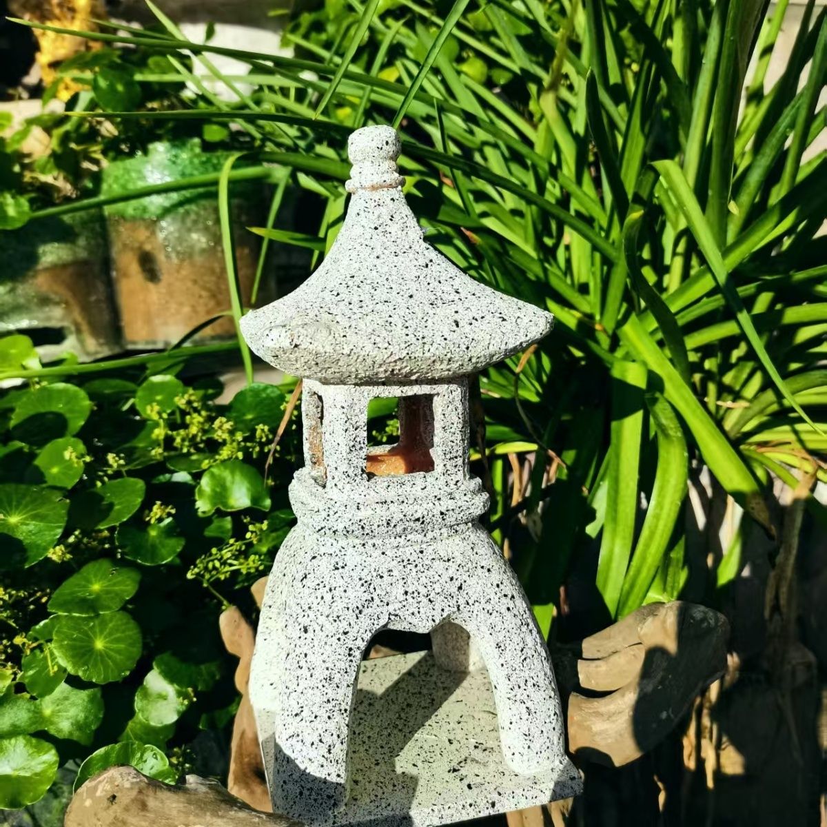 Lanterne solaire Pagode décora - Outdoor Lighting Japanese avis et prix